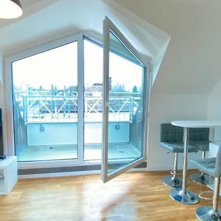 Schoenes Erwachen Im Frankfurter Penthouse Δωμάτια σε οικογενειακή κατοικία *
