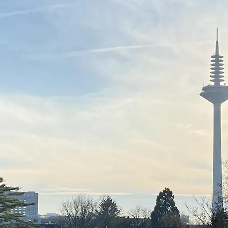 Schoenes Erwachen Im Frankfurter Penthouse Δωμάτια σε οικογενειακή κατοικία *